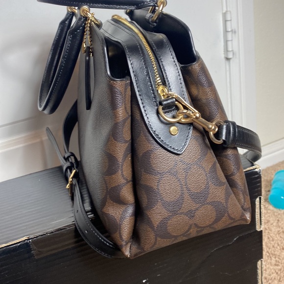 **SOLD** Lillie Carryall in signature canvas Gold brown black - Picture 7 of 14